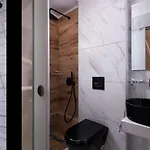 Lena Thassos 아파트호텔